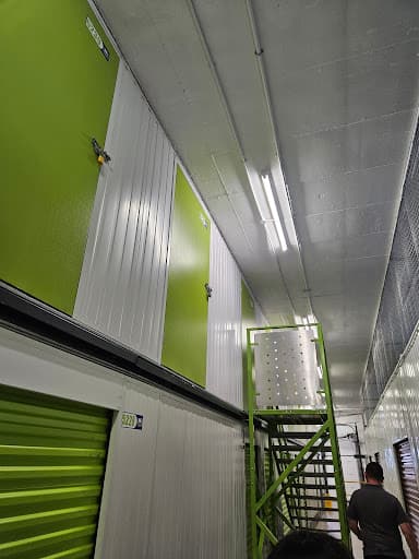 StorageMart — Customer photo