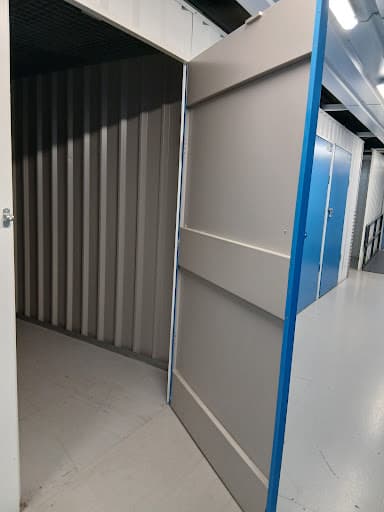 StorageMart — Customer photo
